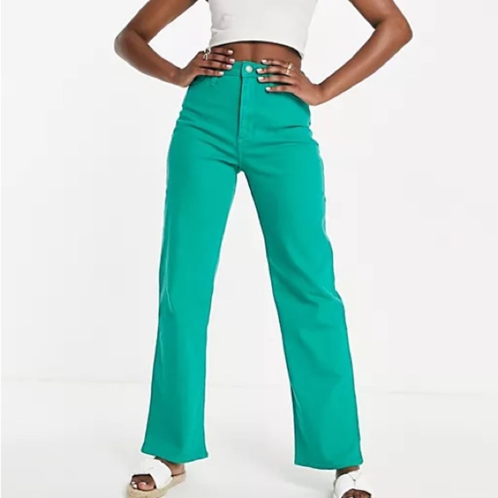Green Hollister Ultra-high rise dad jeans. Size 1S. W25. L29.